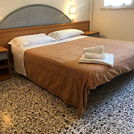 Del Falco Otel Cervia