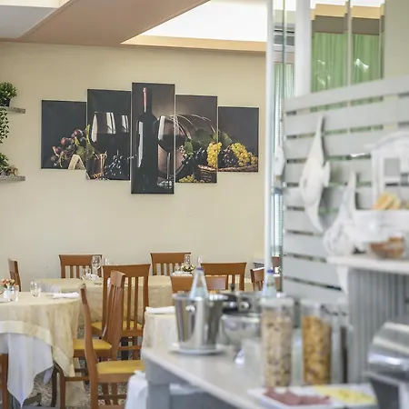 Del Falco Otel Cervia